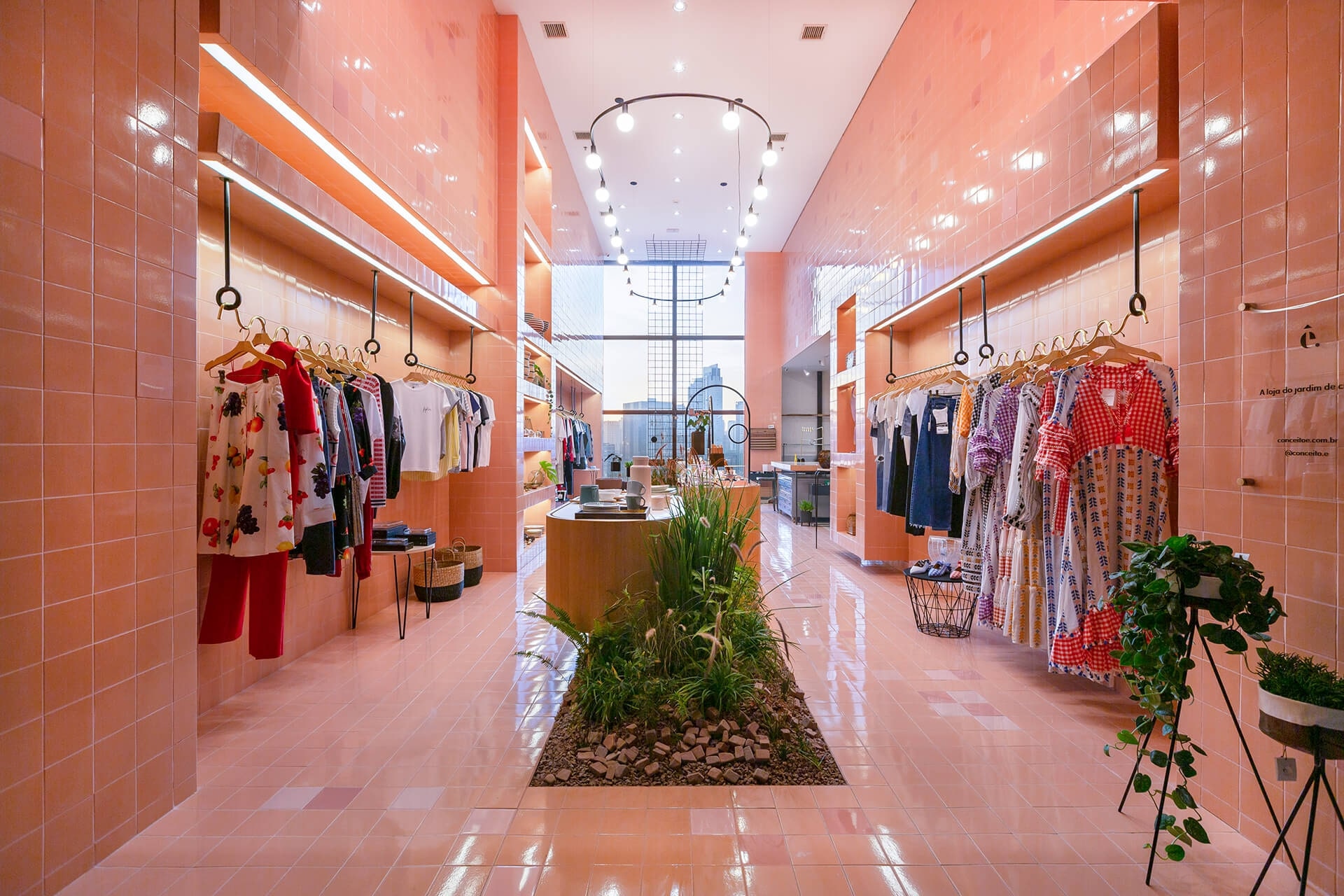 Shop thời trang theo phong cách vintage Phan Thiết