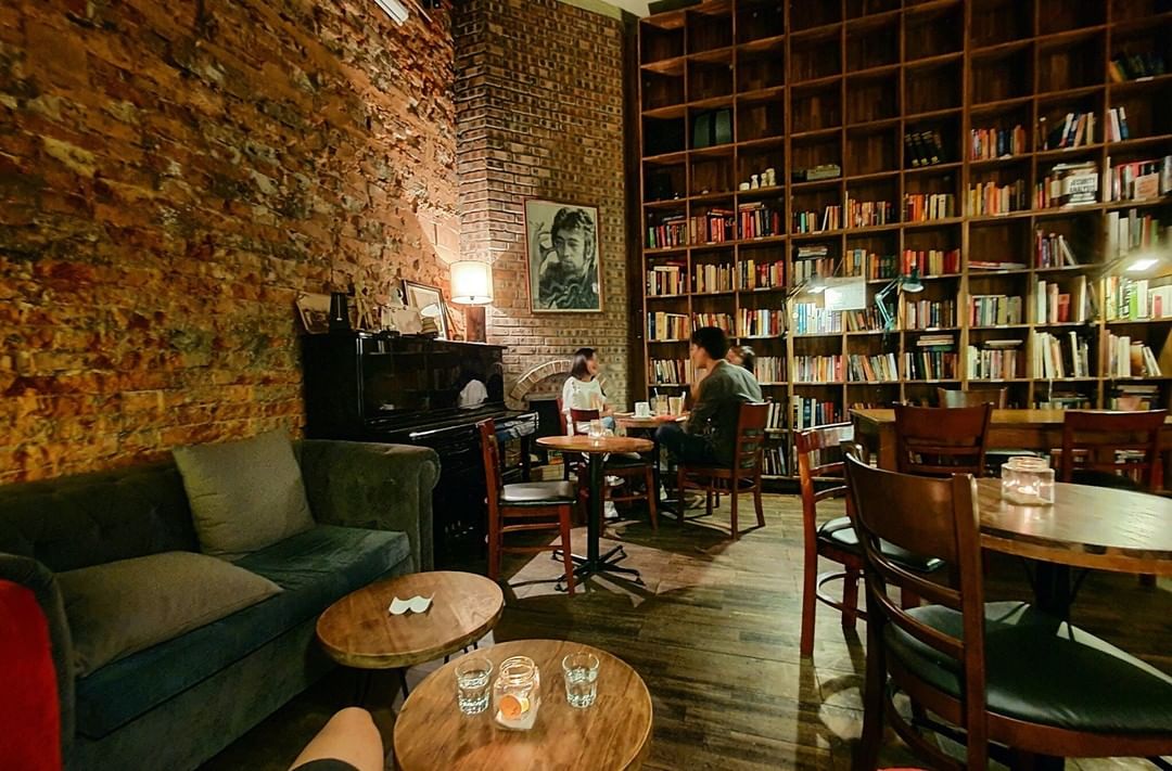 Top quán cafe sách Hà Nội